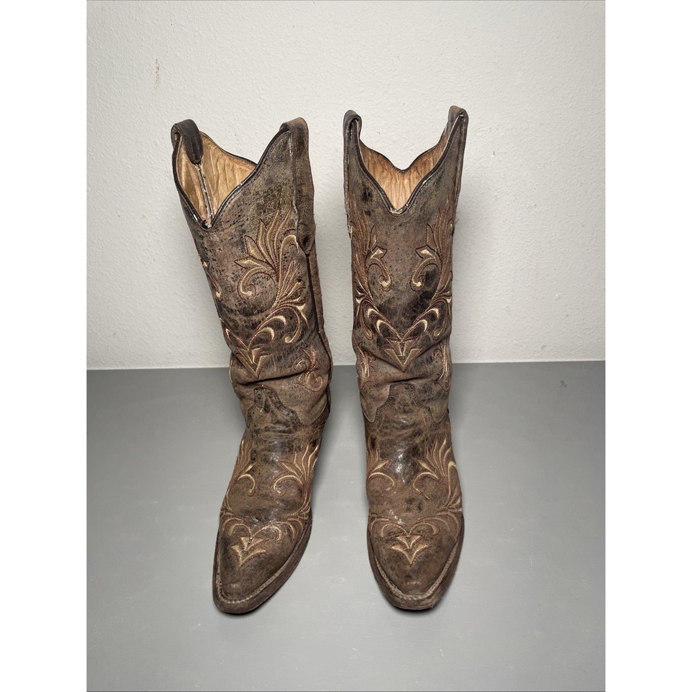 Circle G Corral Women's 6.5M Floral Embroidered Distressed Leather Western Boots